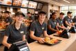 découvrez à quel âge il est possible de travailler chez mcdonald's à travers les témoignages de jeunes employés et leurs expériences.